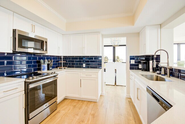 Building Photo - 120 S Ocean Blvd