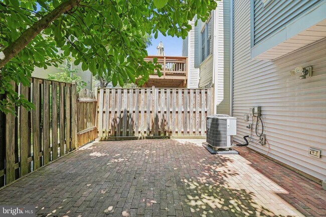 Building Photo - 71 Fendall Ave