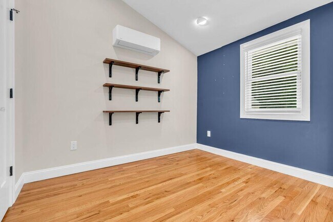 Building Photo - 61 Cornell Dr