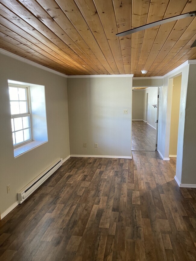 Building Photo - 361 S 2nd St