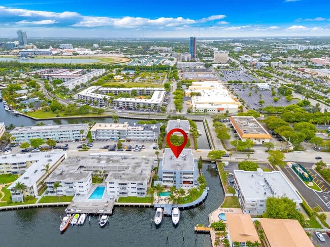 Building Photo - 468 Golden Isles Dr