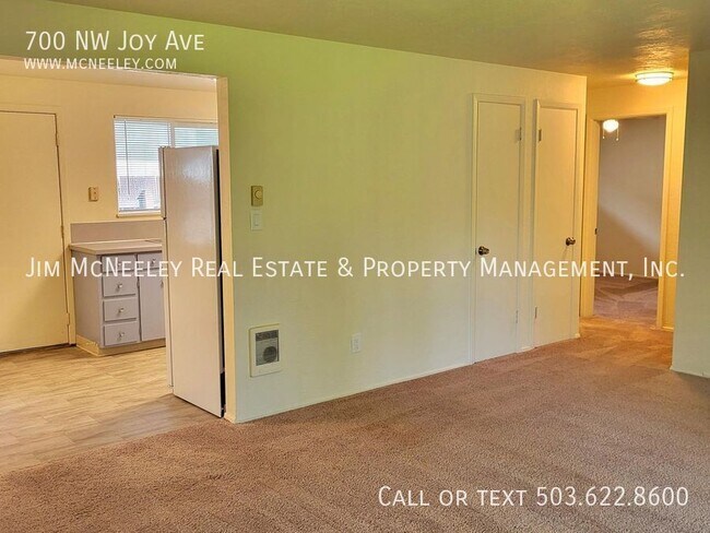 Building Photo - 700 NW Joy Ave