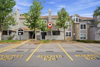 Building Photo - $1,795.95 - 2 Bed, 2 Bath Condo in Aurora with Central AC, and In Unit Laundry!