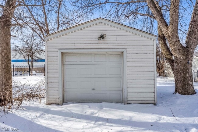 Building Photo - 3992 E 26th St