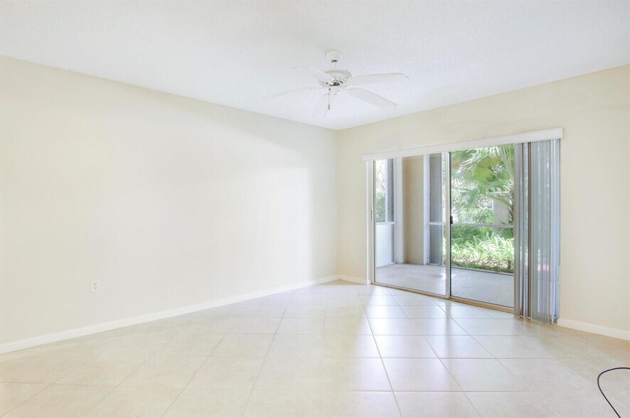 Building Photo - 284 Village Blvd