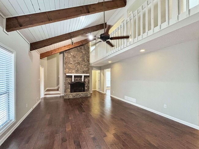 Building Photo - Beautiful 4 BR 3.5 BA Home in Marietta!