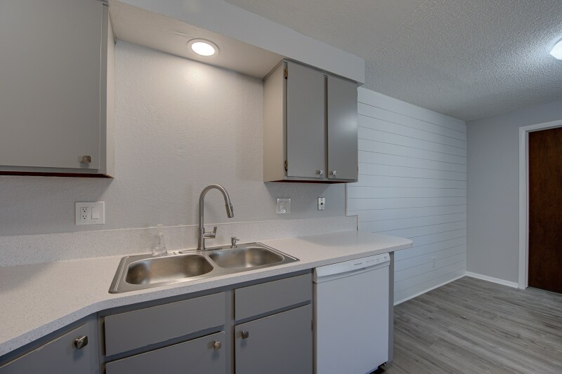 Building Photo - 2032 Division Ave