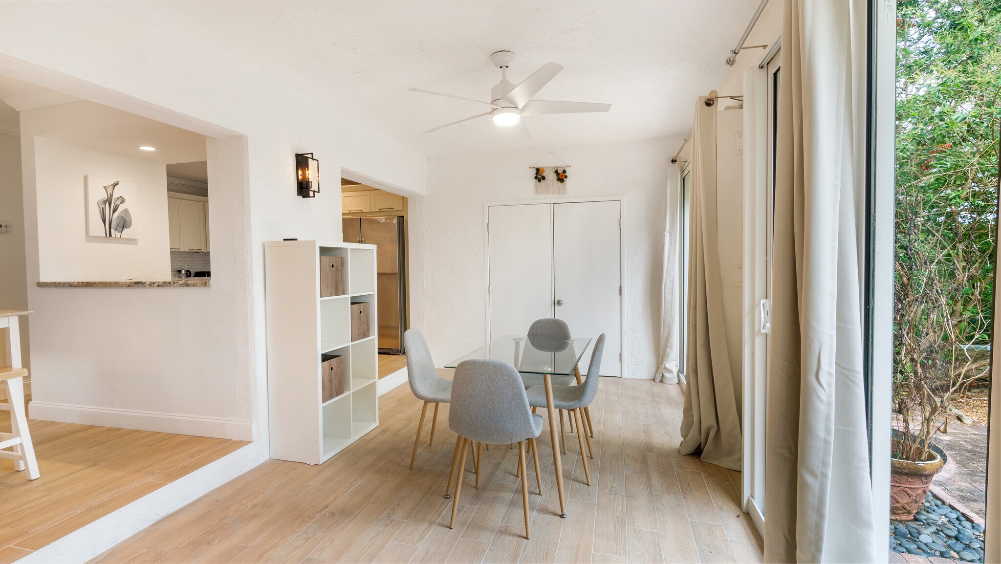 Building Photo - 6525 Via Regina
