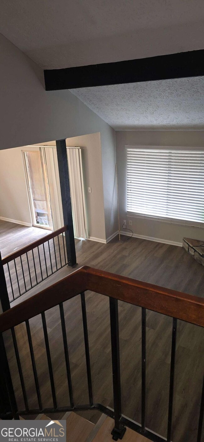 Building Photo - 8595 Parkside Dr
