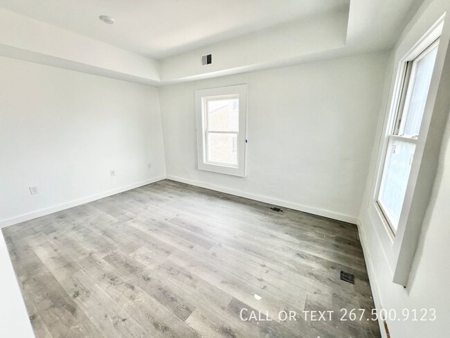 Building Photo - Newly Renovated One Bedroom in Prime Area!