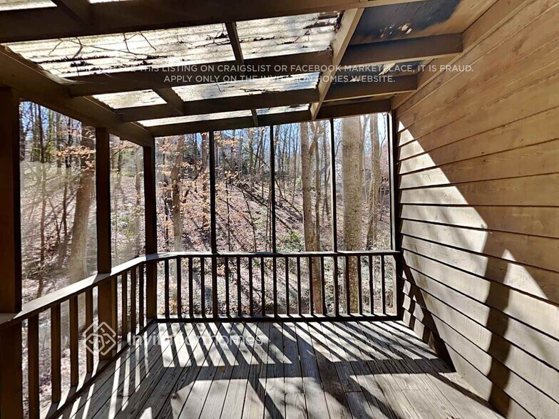 Building Photo - 1050 Rockcrest Dr