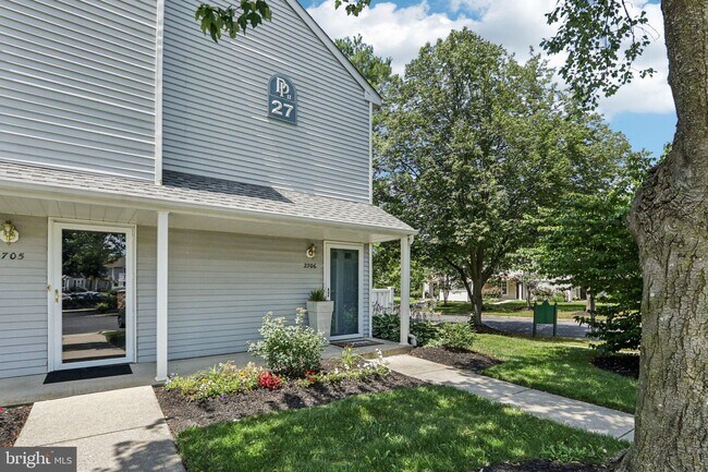 Building Photo - 2706 Wimbledon Way