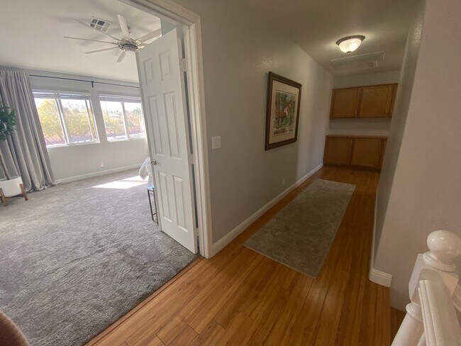 Building Photo - 4 Bedroom Home in Summerlin with Pool