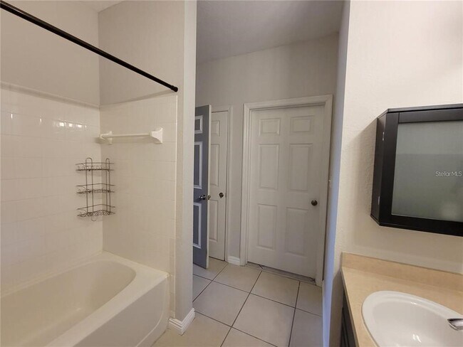 Building Photo - 4306 Bayside Village Dr