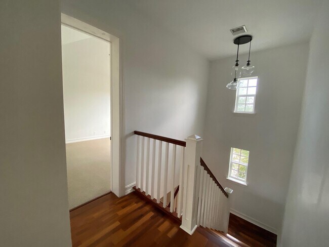 Building Photo - 319 Flamingo Dr