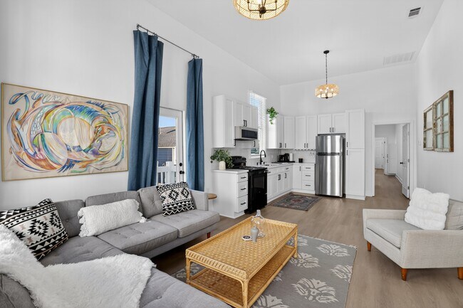 Building Photo - 3324 S Saratoga St