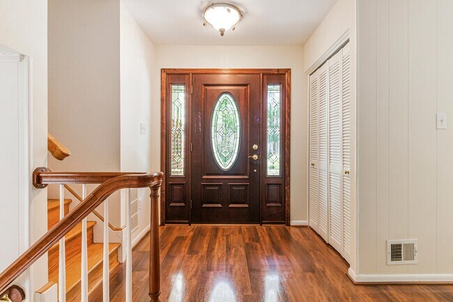Building Photo - 4601 Wood Dr