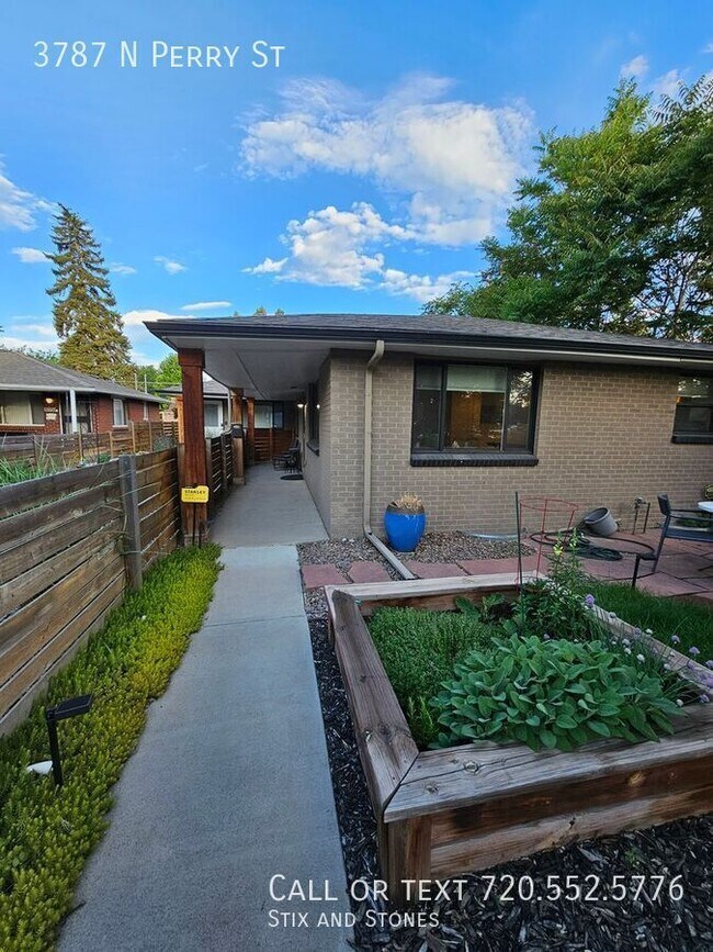 Building Photo - 3787 Perry St