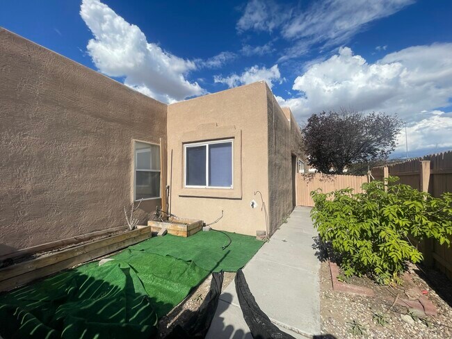 Building Photo - 2012 Camino Contento NW