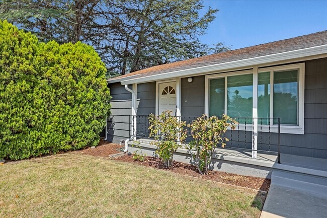 Building Photo - 406 Central Ave