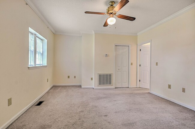 Building Photo - 1801 Indian Ridge Rd