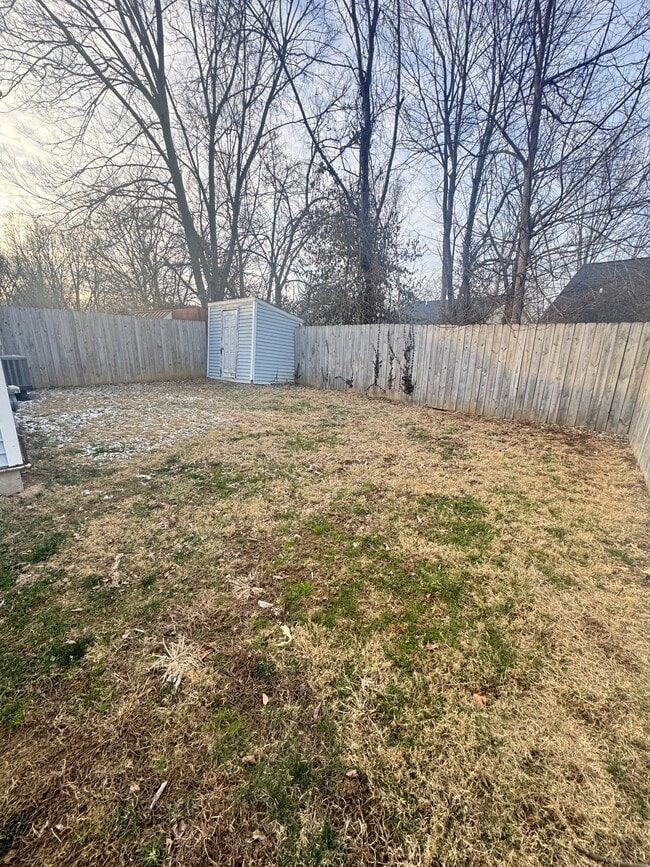 Building Photo - 1003 Parkside Dr