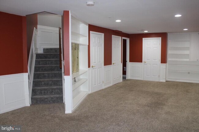 Building Photo - 222 Mary Jane Ln