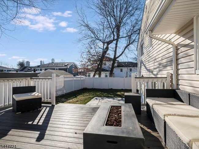 Building Photo - 15 Windemere Rd