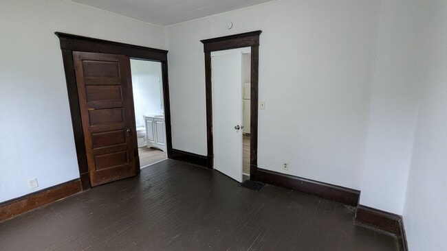 Building Photo - Charming Home for Rent in Scenic Canton: Y...