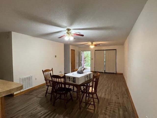 Building Photo - 35515 Oakridge Ave