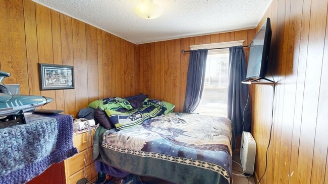 Building Photo - 3BED 2 BATH 2 CAR GARAGE HOME $1500/M TOMAH