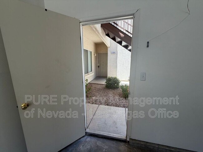 Building Photo - 7230 Indian Creek Ln