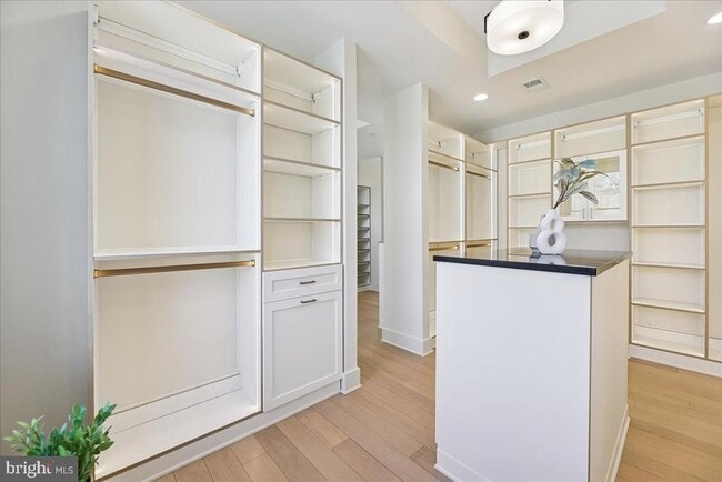 Building Photo - 4428 Albemarle St NW