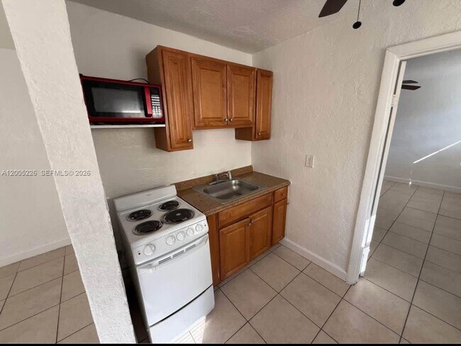 Building Photo - 5731 Flagler St