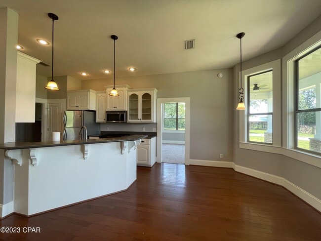 Building Photo - 9137 Eloise Ln