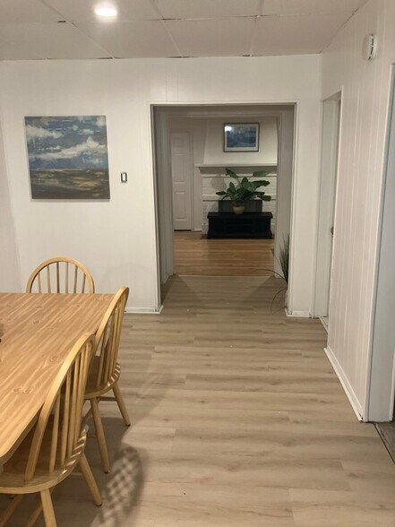 Building Photo - 2 S Hillside Ave