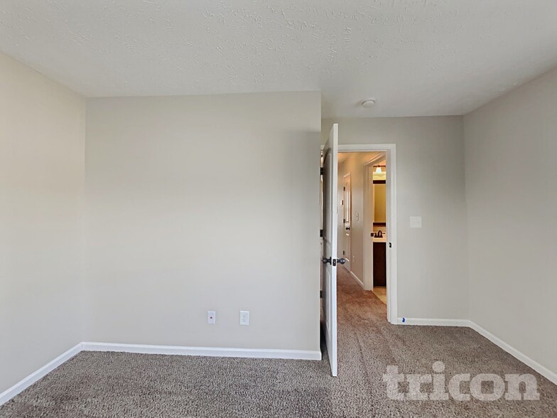 Building Photo - 1257 Morstead Dr