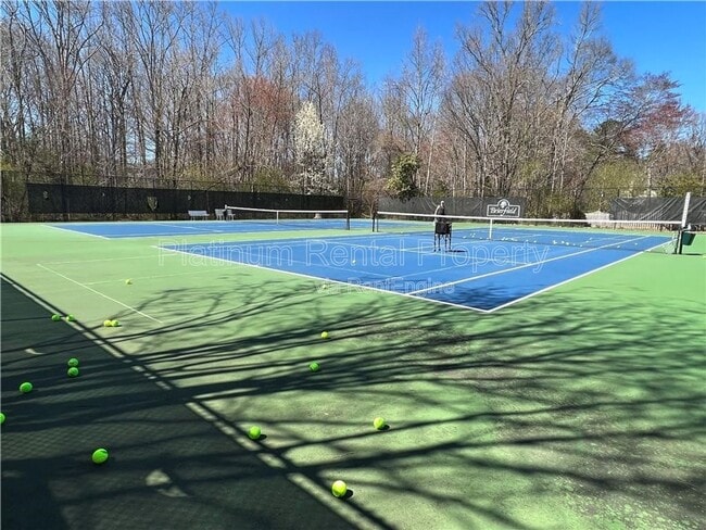 Building Photo - 925 Briars Bend