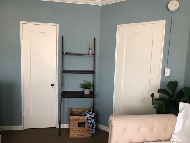 Building Photo - 1603 Stearns Dr