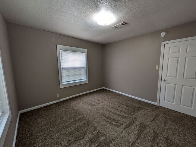 Building Photo - 3100 30th St