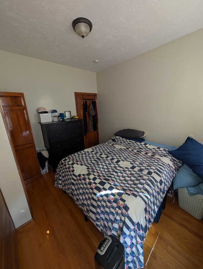 Building Photo - 219 Park Dr