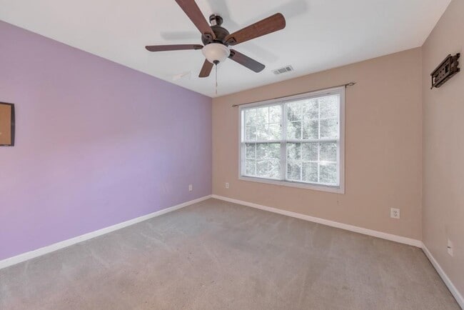 Building Photo - 1086 South Gordon Rd SW