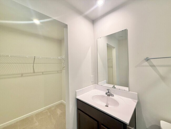 Building Photo - Newly Built 3BD, 2.5BA Wendell Townhome in an HOA Community with Amenities