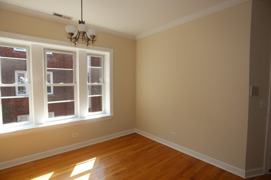 Building Photo - 3257 N Clifton Ave