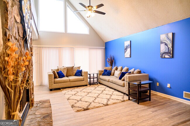 Building Photo - 390 Stoneridge Way