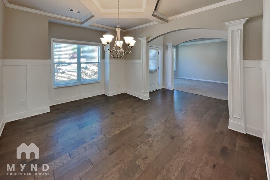 Building Photo - 1030 Brading Pl