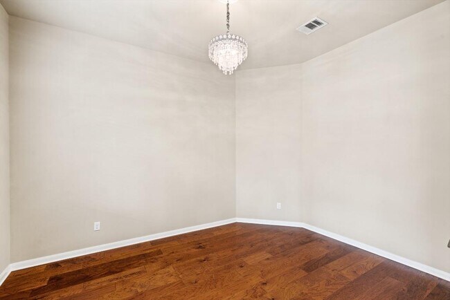 Building Photo - 121 Greene