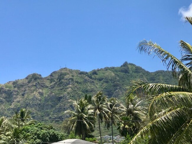 Building Photo - Charming Island Retreat – 3BR/2BA Home A B...