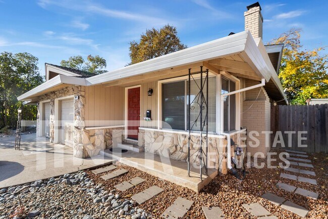 Building Photo - 917 Bell St