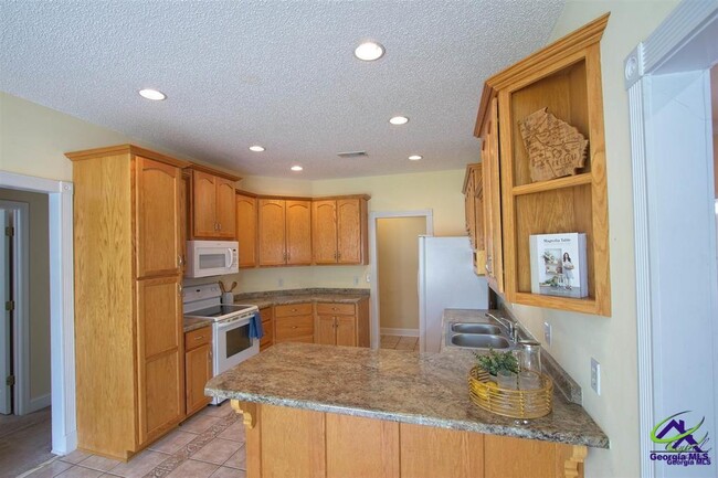 Building Photo - 141 Gleneagle Dr